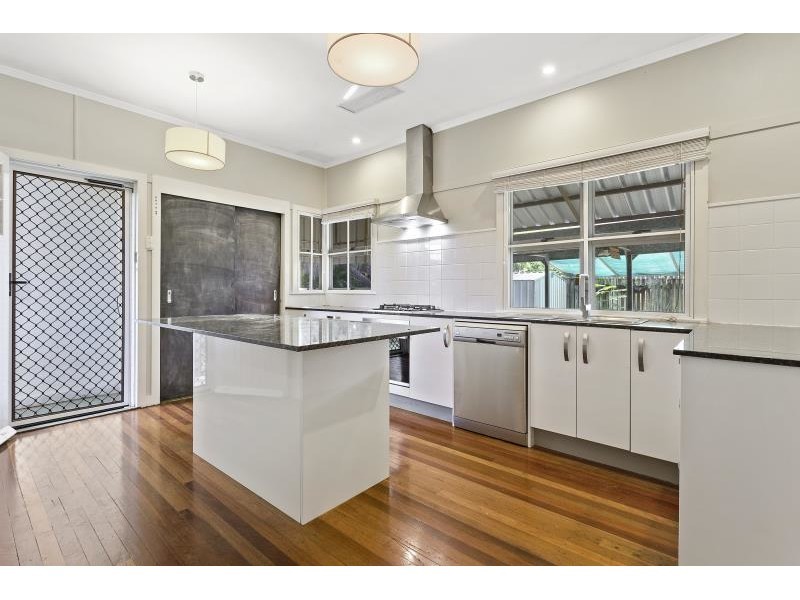 32 Bowen Terrace, The Range QLD 4700